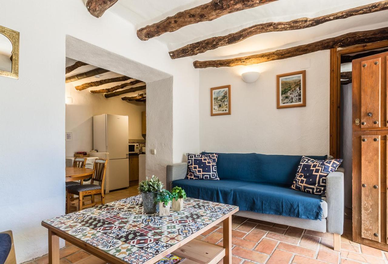 Casa Mundo - 16Th Century Traditional White Village House With Pool Pinos del Valle エクステリア 写真