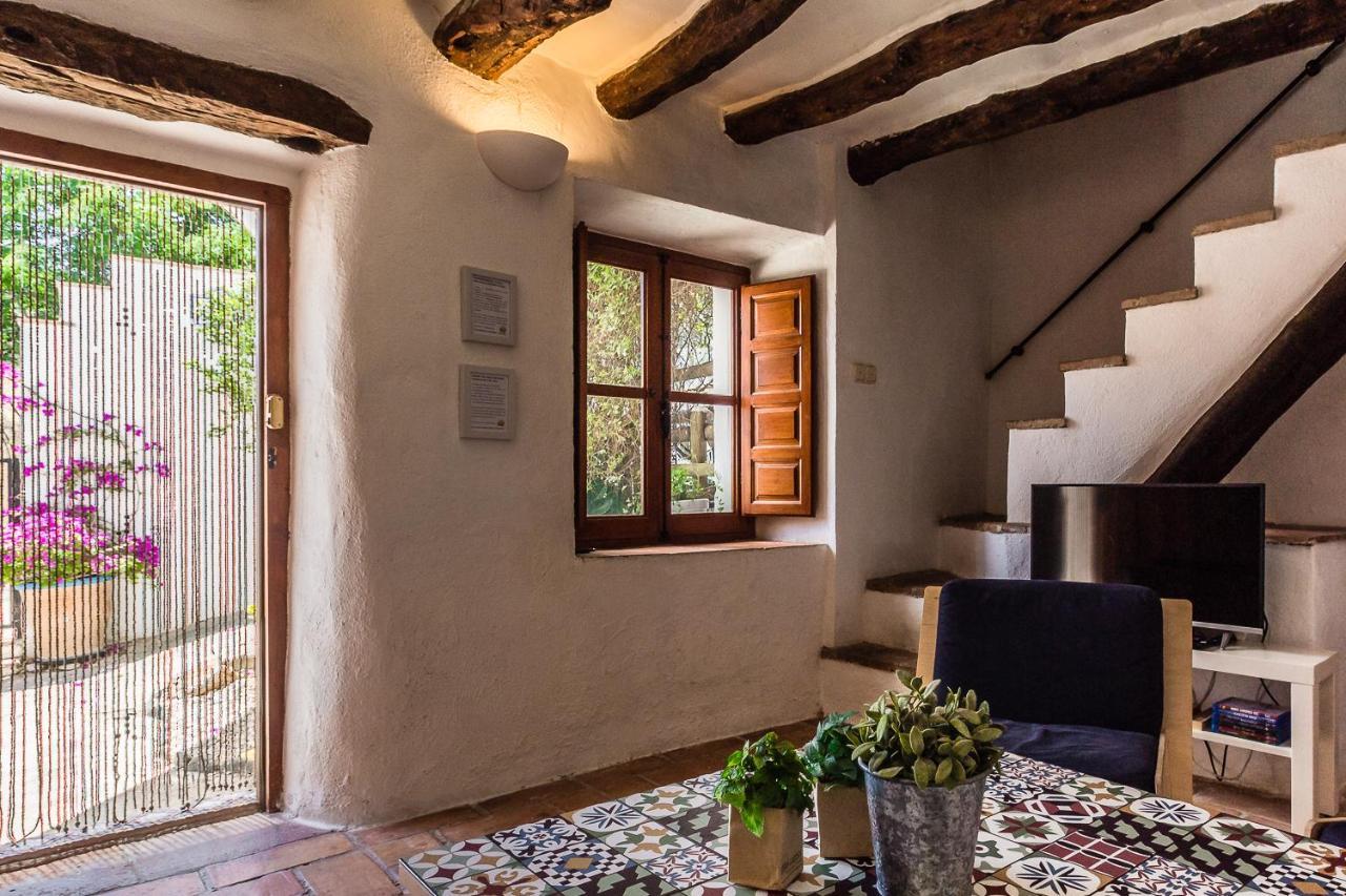 Casa Mundo - 16Th Century Traditional White Village House With Pool Pinos del Valle エクステリア 写真