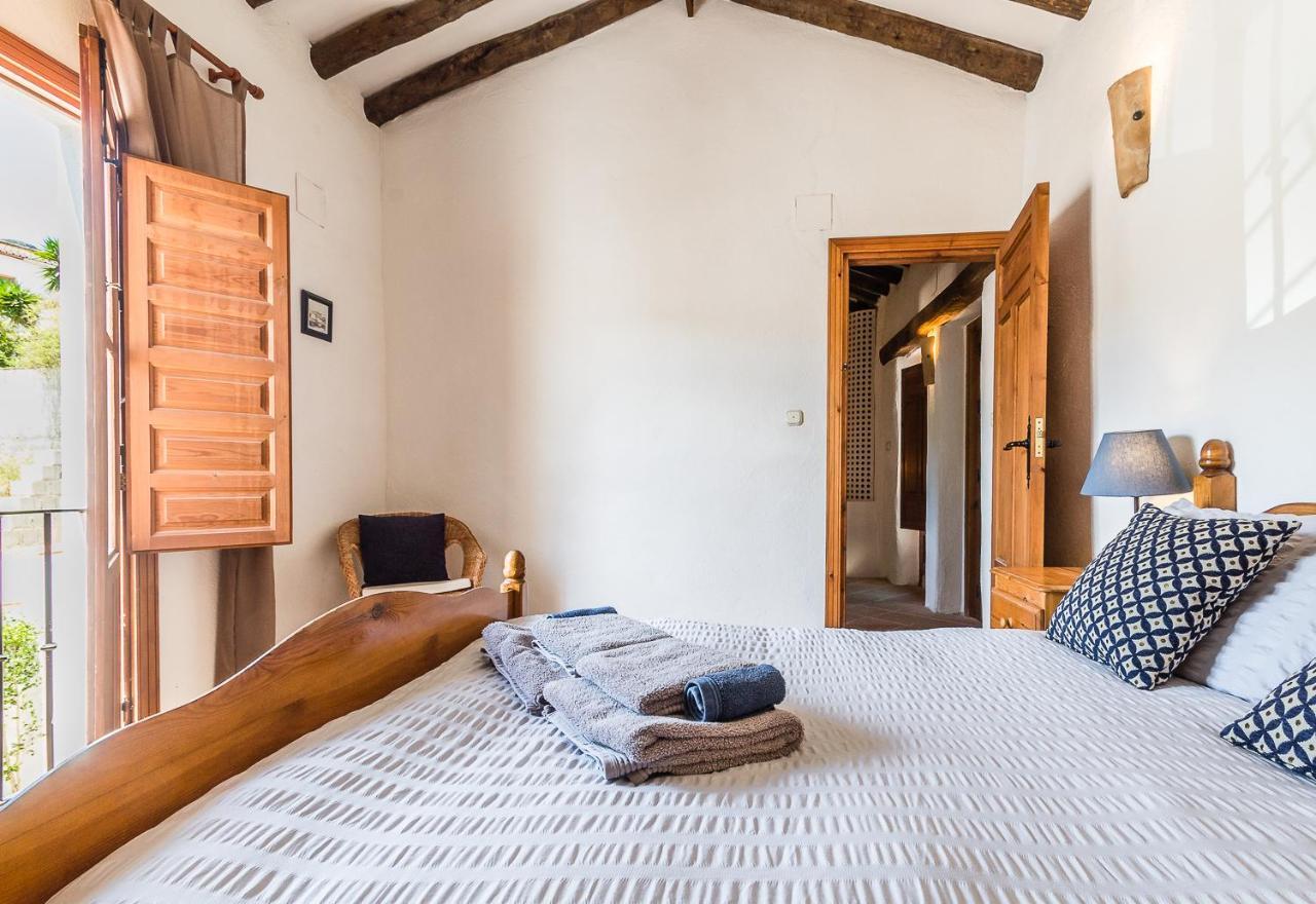 Casa Mundo - 16Th Century Traditional White Village House With Pool Pinos del Valle エクステリア 写真